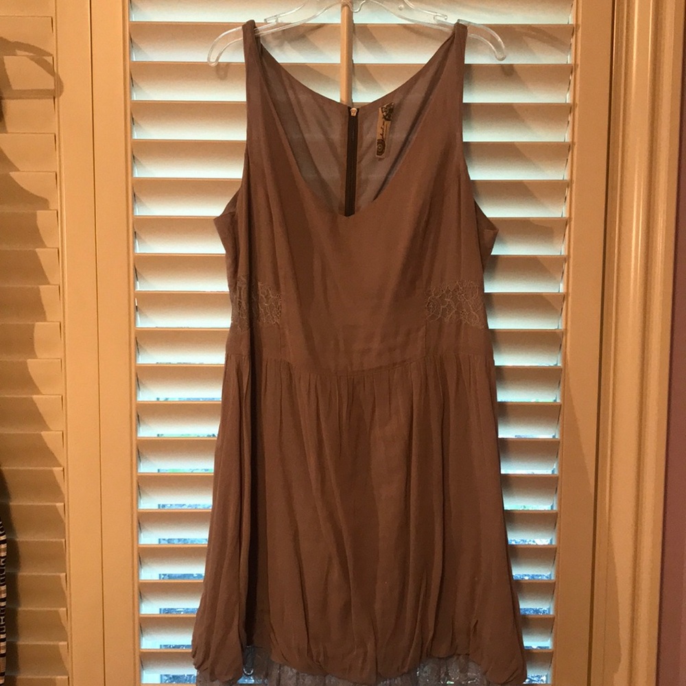 Grey light weight dress with lace